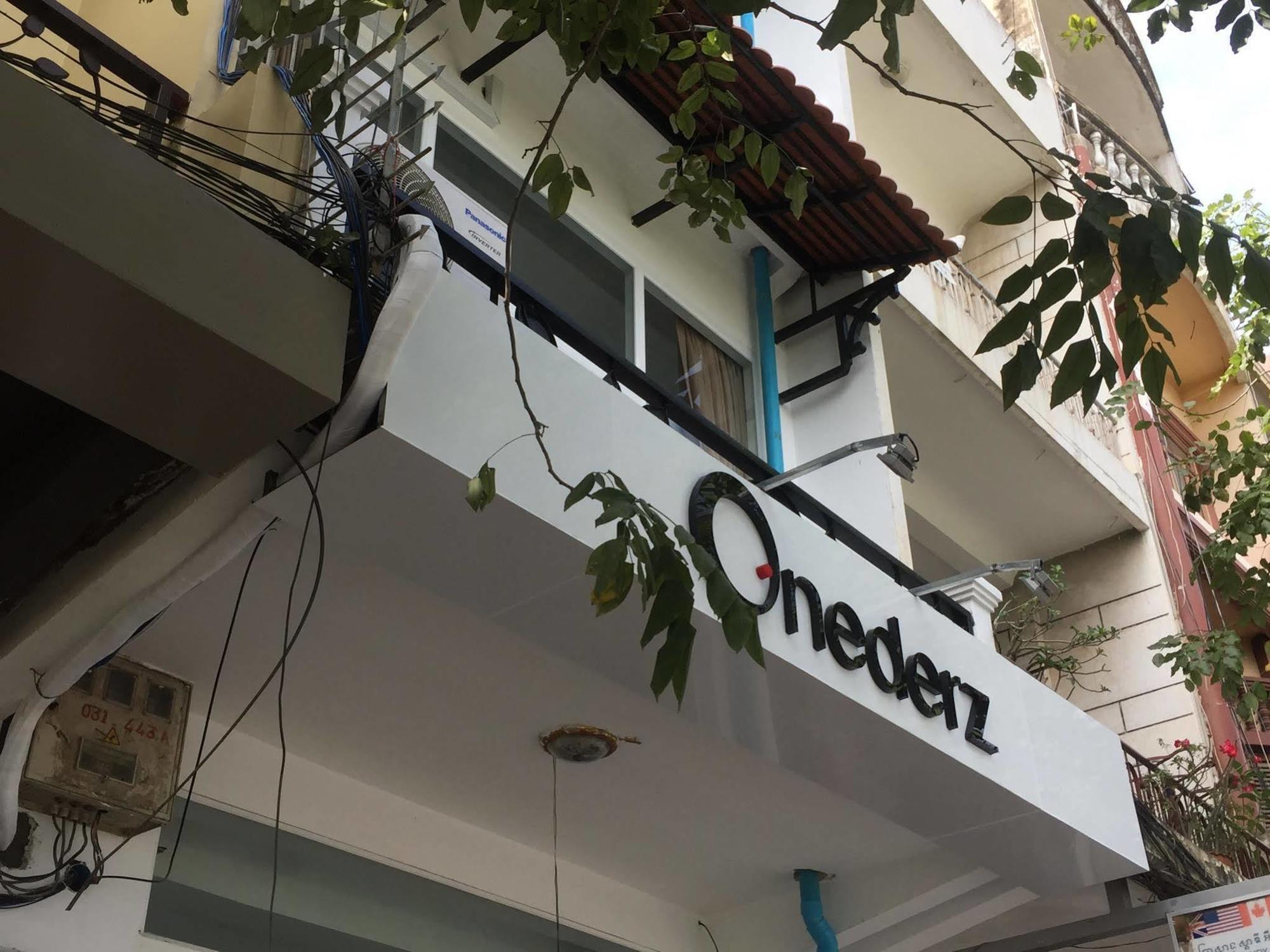 One Stop Hostel Phnom Penh Exteriör bild